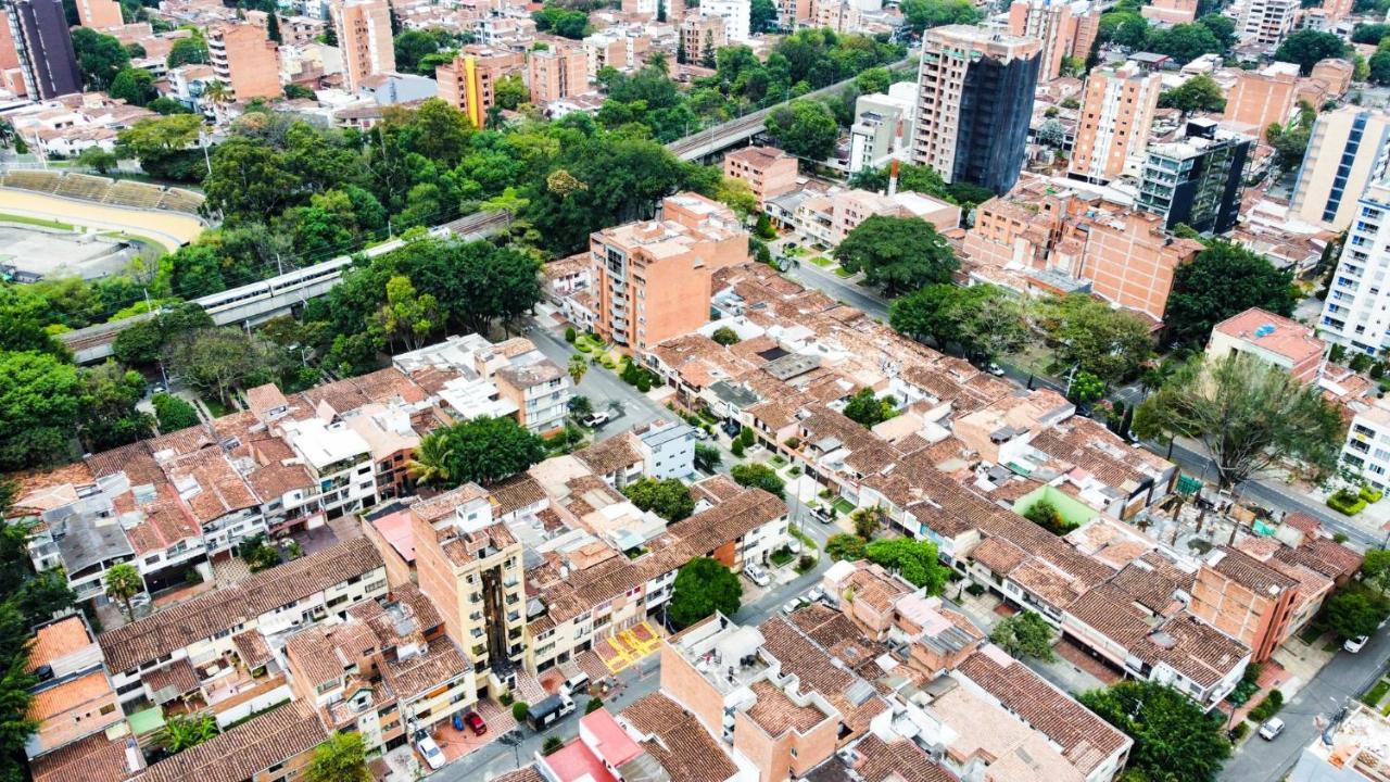 Homestay Tu Refugio Acogedor En El Corazon De Hab Privada A Medellin